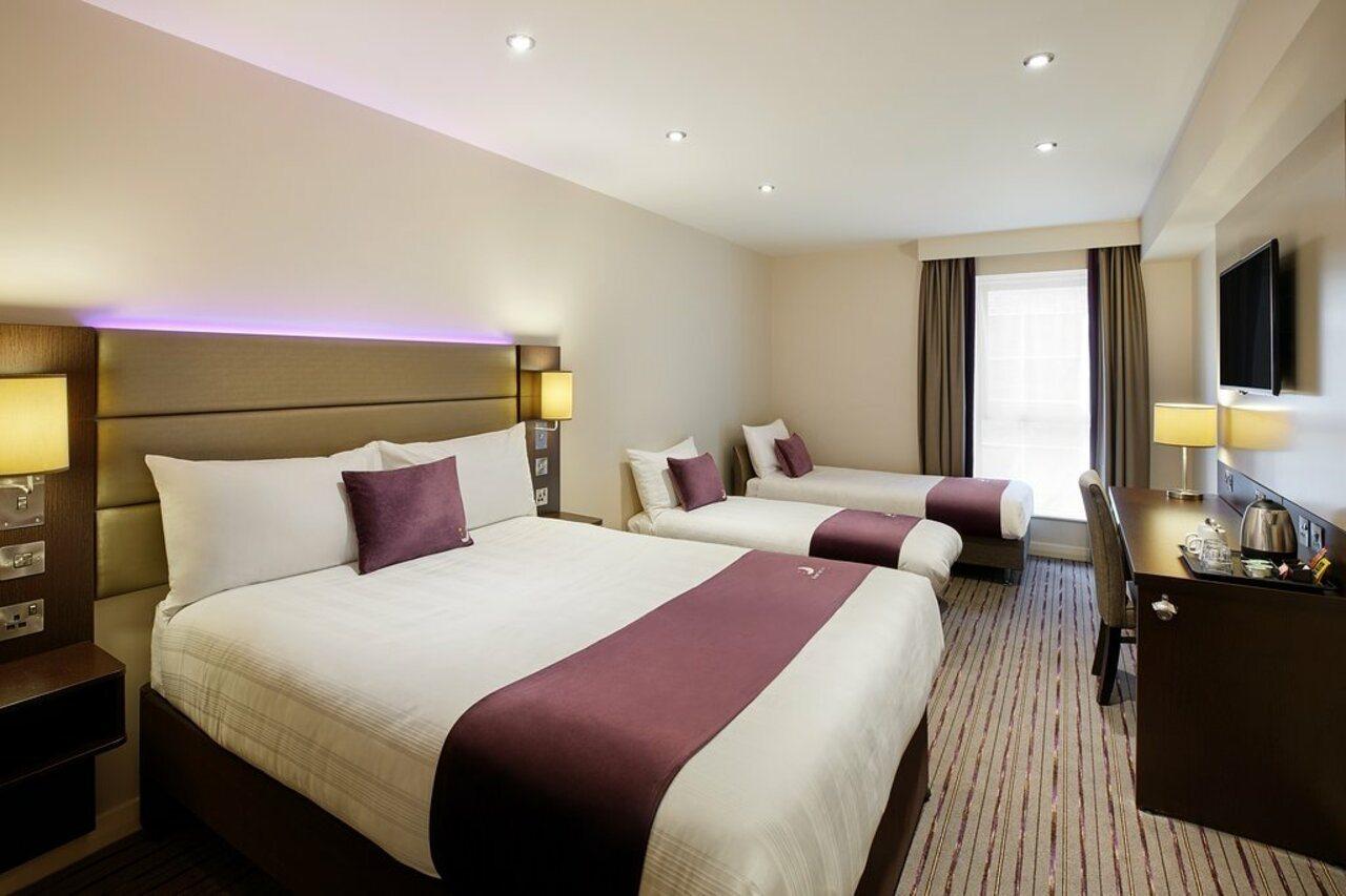 Premier Inn 애버리스트위스 외부 사진