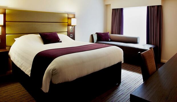 Premier Inn 애버리스트위스 외부 사진